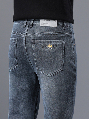 Mindennapi, sokoldalú, magas derekú férfi hímzett farmernadrág, divatos, rugalmas, ránctalanító, vasalást nem igénylő, laza, nagy méretű, egyenes szabású nadrág fiúknak