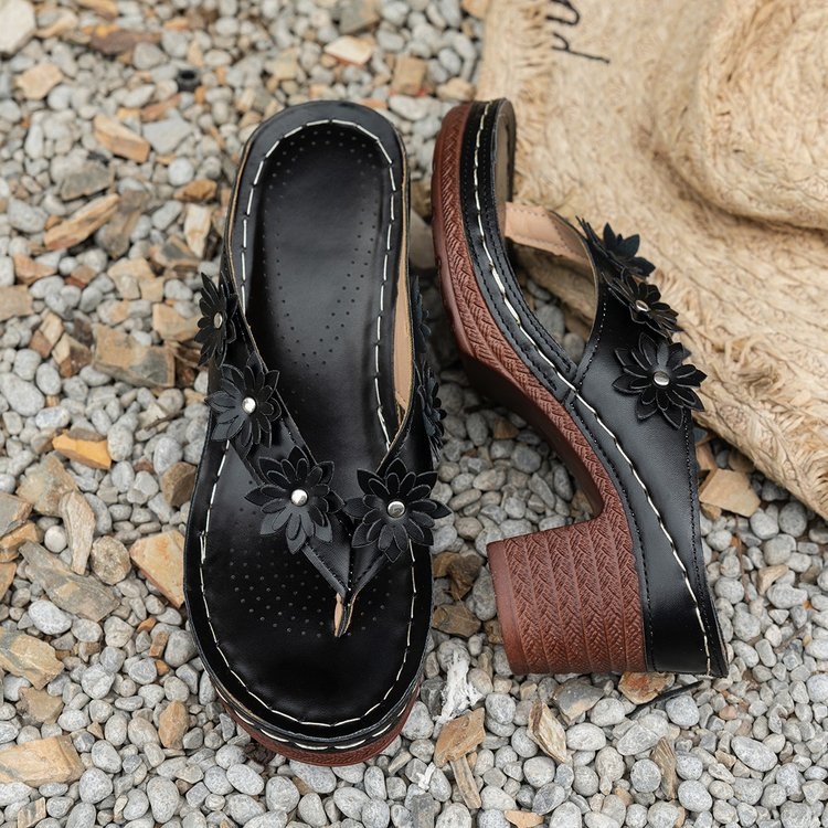 Užsienio prekyba Didelio dydžio kvadratinio kulno gėlės europietiško ir amerikietiško stiliaus stringinės basutės 2025 m. vasaros paplūdimio viršutiniai drabužiai moteriški batai Temu paruošti atsargos