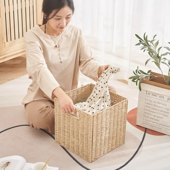 Δημιουργικό καλάθι αποθήκευσης από γρασίδι και μπαμπού, πτυσσόμενο απλό καλάθι αποθήκευσης βρώμικων ρούχων, τετράγωνο καλάθι αποθήκευσης σνακ παιχνιδιών