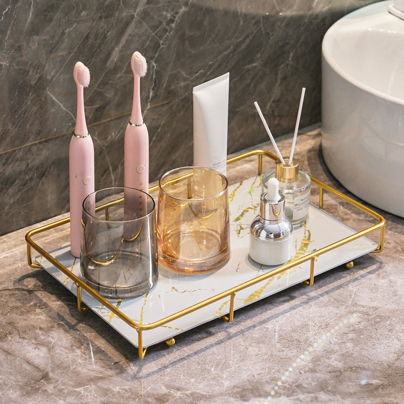 [Sprogimai per sieną] Praustuvo, kosmetikos, tualeto, dantų šepetėlio, odos priežiūros priemonių laikymo stalviršis