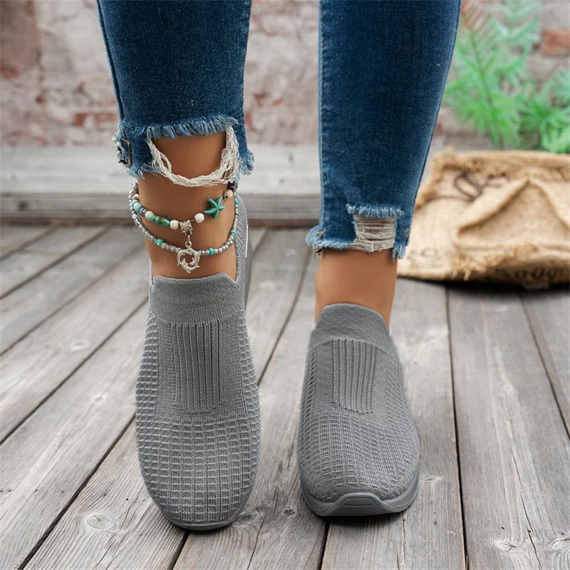 Moteriški didelių dydžių plokščiapadžiai bateliai, europietiški ir amerikietiški, tarpvalstybiniai, nauji, plokščiapadžiai, apvalios nosies, pleištuoto kulno, museliniai, austi, sportiniai ir laisvalaikio bateliai moterims