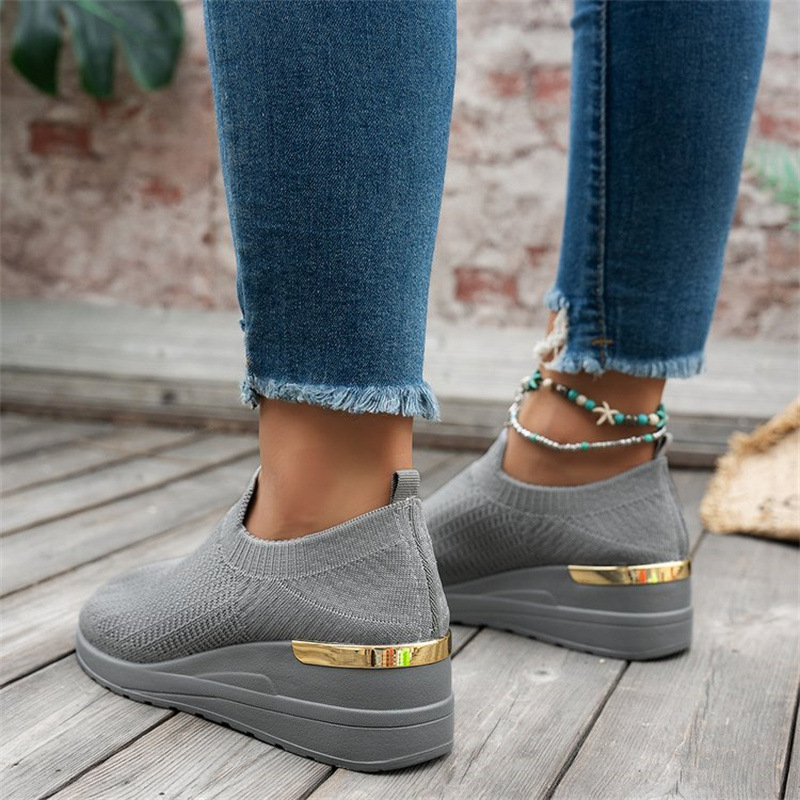 Moteriški didelių dydžių plokščiapadžiai bateliai, europietiški ir amerikietiški, tarpvalstybiniai, nauji, plokščiapadžiai, apvalios nosies, pleištuoto kulno, museliniai, austi, sportiniai ir laisvalaikio bateliai moterims