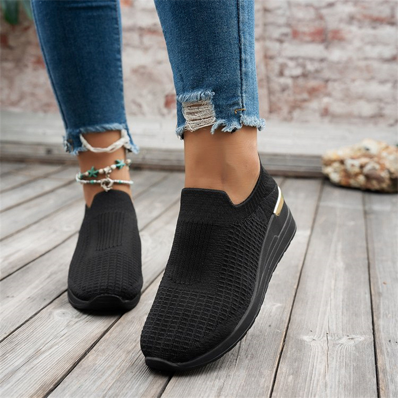 Moteriški didelių dydžių plokščiapadžiai bateliai, europietiški ir amerikietiški, tarpvalstybiniai, nauji, plokščiapadžiai, apvalios nosies, pleištuoto kulno, museliniai, austi, sportiniai ir laisvalaikio bateliai moterims