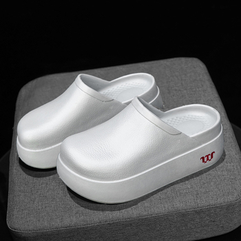 Paksu tallaga varvastega poolsussid naiste kevad- ja suveriieteks 2025. aastaks. Uued vabaaja ja mitmekülgsed kõrge säärega kingad väikestele inimestele orgasmi suurendamiseks.