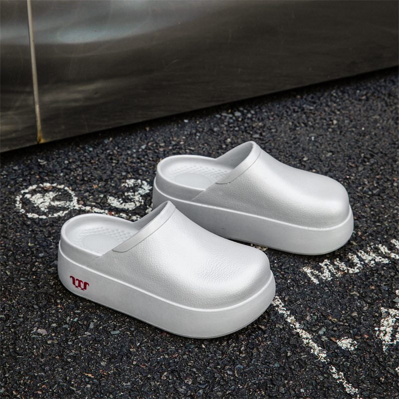 Paksu tallaga varvastega poolsussid naiste kevad- ja suveriieteks 2025. aastaks. Uued vabaaja ja mitmekülgsed kõrge säärega kingad väikestele inimestele orgasmi suurendamiseks.