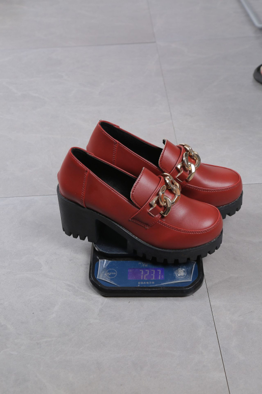 Külkereskedelmi Nagy Méretű Vastag Talpú Női Loafers Cipők 2025 Tavaszi és Őszi Új Fekete Kerek Orrú Kis Bőr Cipők