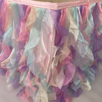 Stalo sijonas „Amazon“ undinėlės spalvų skudurų stalo sijonas, šifono pinti vestuvių gimtadienio vakarėlio dekoravimo stalas