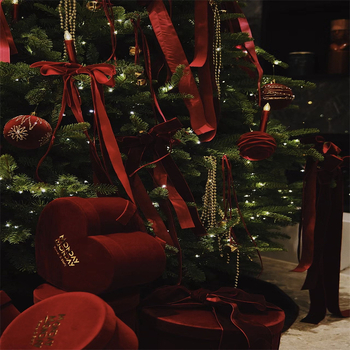 Διασυνοριακή χριστουγεννιάτικη διακόσμηση με μπάλα κοστούμι πάρτι χριστουγεννιάτικο δέντρο κρεμαστό κόσμημα μπάλα συρρέουν ζωγραφισμένο κουτί δώρου χριστουγεννιάτικη μπάλα