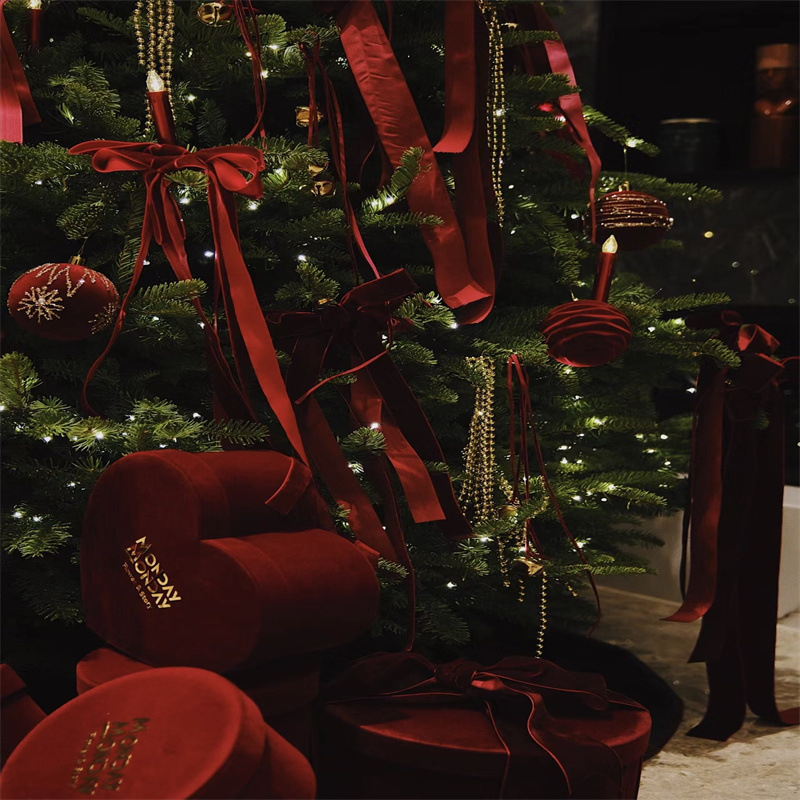 Határokon átnyúló karácsonyi dekoráció golyó öltöny party karácsonyfa lógó golyó medál pelyhesítő festett karácsonyfa golyó ajándékdoboz