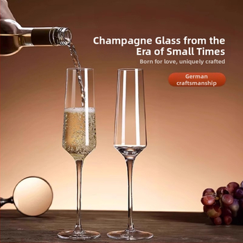 Krištolinio stiklo šampano taurė, vynuogių skonio saldus stiklas, stiklinių taurių rinkinys