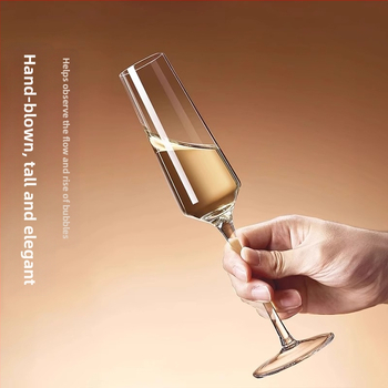 Krištolinio stiklo šampano taurė, vynuogių skonio saldus stiklas, stiklinių taurių rinkinys