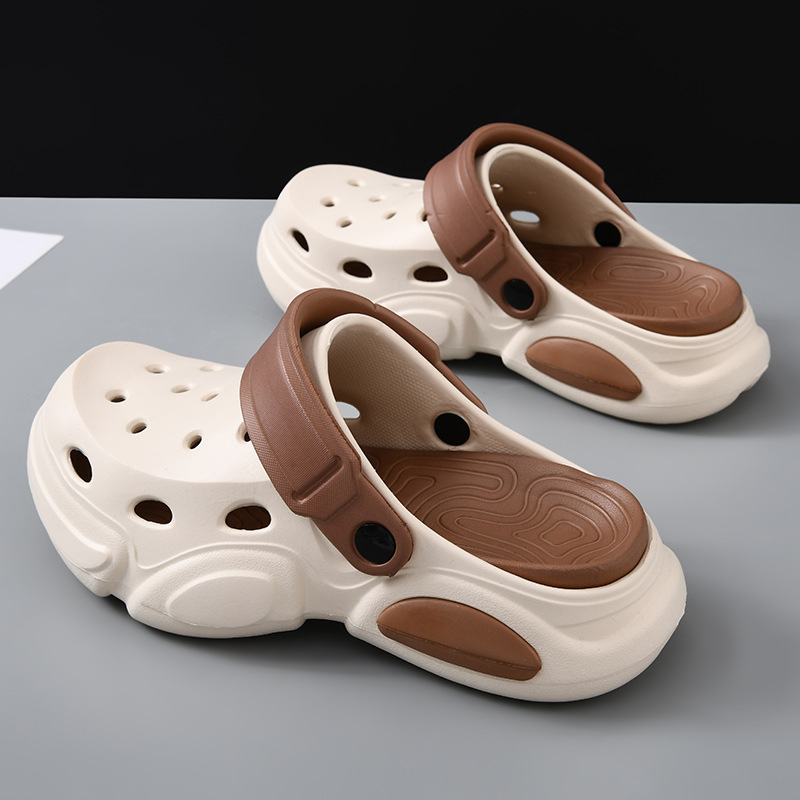 Új stílusú lyukas cipő férfi nyári külső ruházat csúszásmentes kopásálló baotou vastag aljú fokozott szaggátló lélegző strandpapucs