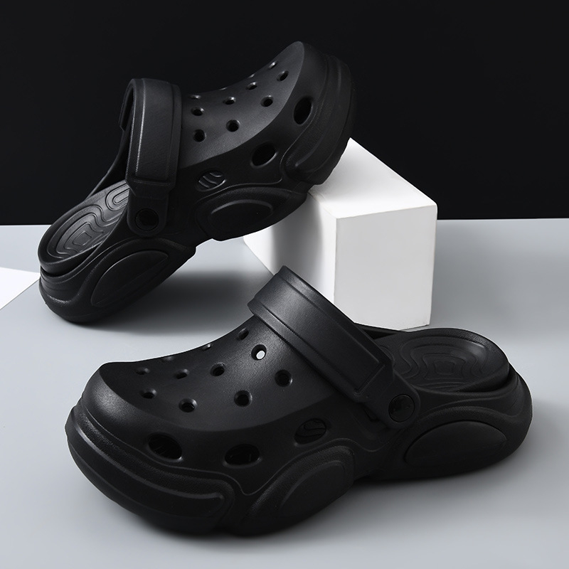 Új stílusú lyukas cipő férfi nyári külső ruházat csúszásmentes kopásálló baotou vastag aljú fokozott szaggátló lélegző strandpapucs