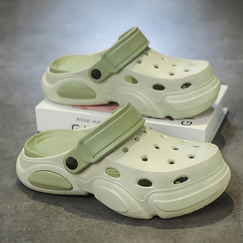 Krokodilcipők Férfi Nyári Hétköznapi Felsőruházat Vastag Talpú Kopásálló Trendi Hétköznapi Strandszandálok és Papucsok Férfiaknak Lábujjhegyig Érő Szandállal