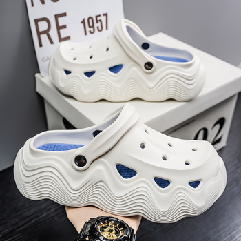 2025 Új, sokoldalú férfi klumpa, nyári kültéri, csúszásmentes, szagálló, vastag talpú, zárt orrú Eva strandszandál