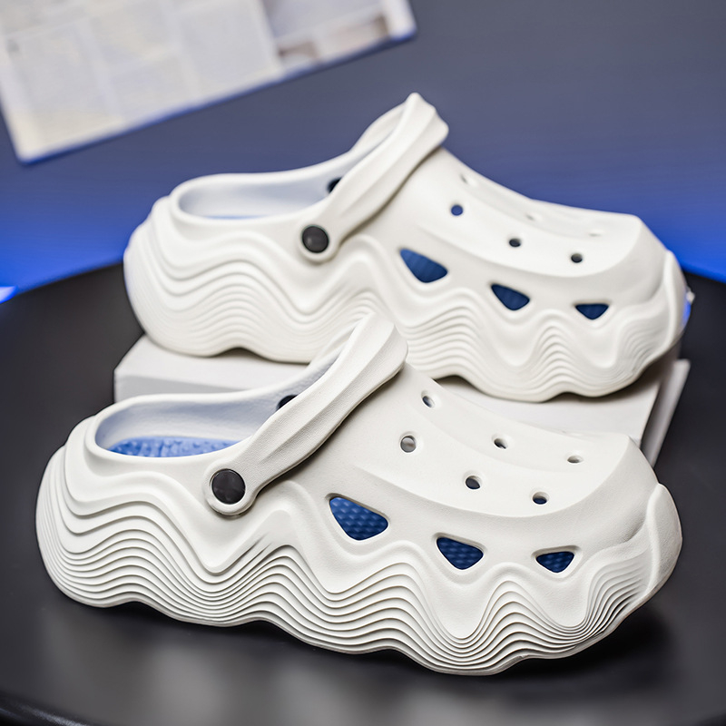 2025 Új, sokoldalú férfi klumpa, nyári kültéri, csúszásmentes, szagálló, vastag talpú, zárt orrú Eva strandszandál