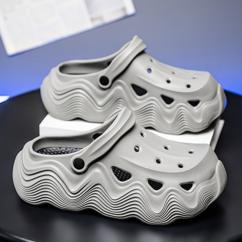 2025 Új, sokoldalú férfi klumpa, nyári kültéri, csúszásmentes, szagálló, vastag talpú, zárt orrú Eva strandszandál