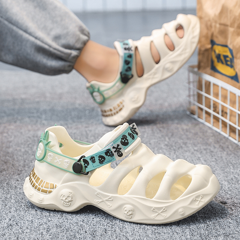 Határokon átnyúló népszerű krokodilcipők 2025 nyár új nagy méretű külső ruházat otthon csúszásgátló vastag talpú Eva szandálok nagykereskedelem