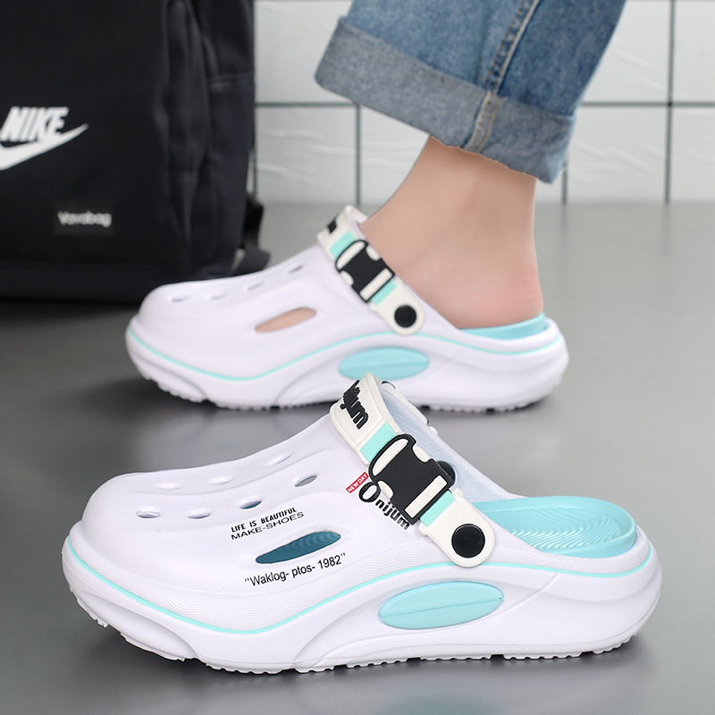 Férfi új szandálok és papucsok nyári csúszásgátló lyukas cipők vastag talpú magasított cipők szerelmeseknek strandszandálok divat