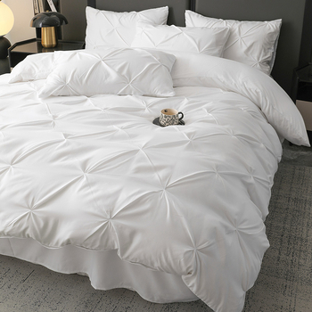 Vienspalvis, susuktas, trijų dalių, namų stiliaus patalynės komplektas viengulei arba dvigulei lovai, keturių dalių, šlifuotas, rankų darbo, su paulovnijos gėlių raštu, japoniško stiliaus, miegui nuogam.