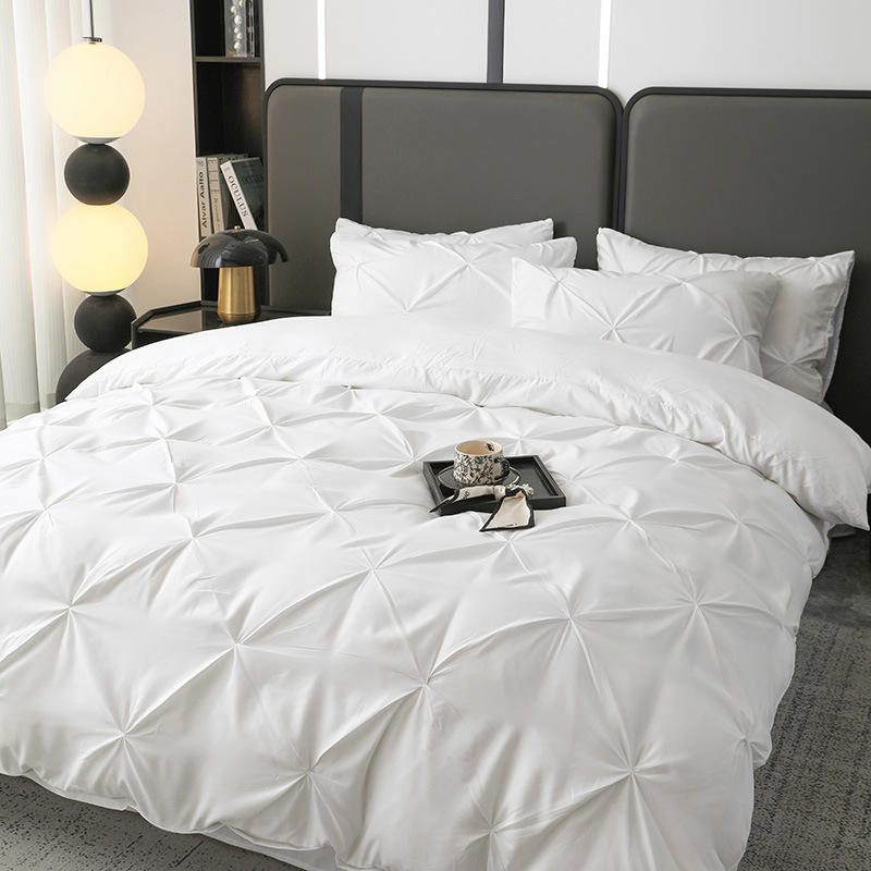 Vienspalvis, susuktas, trijų dalių, namų stiliaus patalynės komplektas viengulei arba dvigulei lovai, keturių dalių, šlifuotas, rankų darbo, su paulovnijos gėlių raštu, japoniško stiliaus, miegui nuogam.