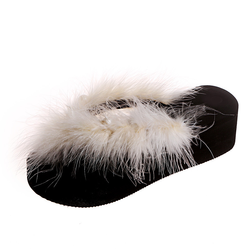 Suvine uus stiil platvormtallaga päris karusnahast sulgedest sussid Korea stiilis paksu tallaga lamedad plätud kiilukontsaga naiste sandaalid hulgimüük