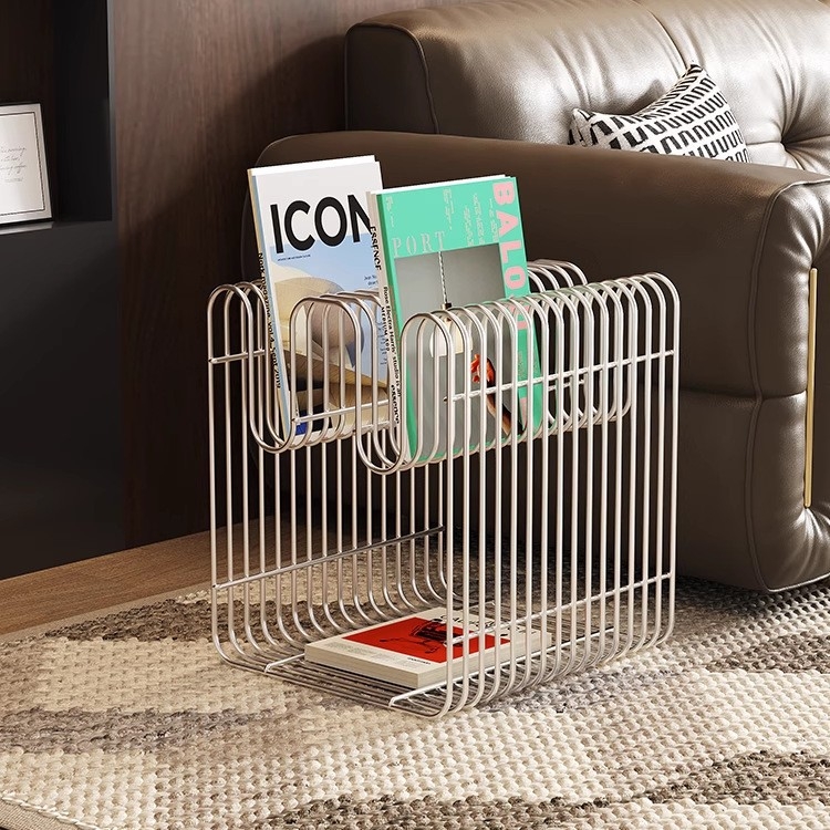 Sepistatud rauast väikese kohvilaua, loomingulise ajalehe- ja ajakirjariiuli, raamaturiiuli, öökapi, elutoa diivanilaua samal päeval kohaletoimetamine