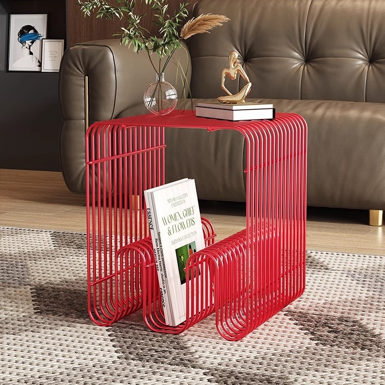 Sepistatud rauast väikese kohvilaua, loomingulise ajalehe- ja ajakirjariiuli, raamaturiiuli, öökapi, elutoa diivanilaua samal päeval kohaletoimetamine