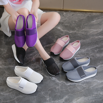 Piiriülene väliskaubandus Suured suurused 2022. aasta suvine uus mood vabaaja võrkkangast riidest Baotou keskmise kontsaga naiste kiikplatvormsandaalid