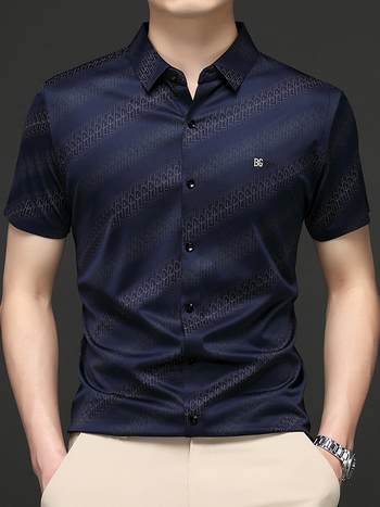 2025 Nyári Új, Luxus Férfi Jégselyem Rövid Ujjú Ing Üzleti Alkalmi Csíkos, Minden Mérkőzésre Alkalmas Középkorú Hajtókendős Ing