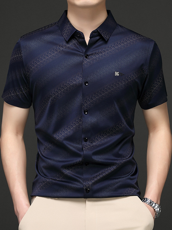 2025 Nyári Új, Luxus Férfi Jégselyem Rövid Ujjú Ing Üzleti Alkalmi Csíkos, Minden Mérkőzésre Alkalmas Középkorú Hajtókendős Ing