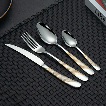 Tarpvalstybinis rusiškas vandeniu dengtas aukso žvaigždės formos deimantinis peilis ir šakutė iš nerūdijančio plieno stalo įrankių rinkinys, viešbučio vakarietiškas kepsnio peilis, šakutė ir šaukštas