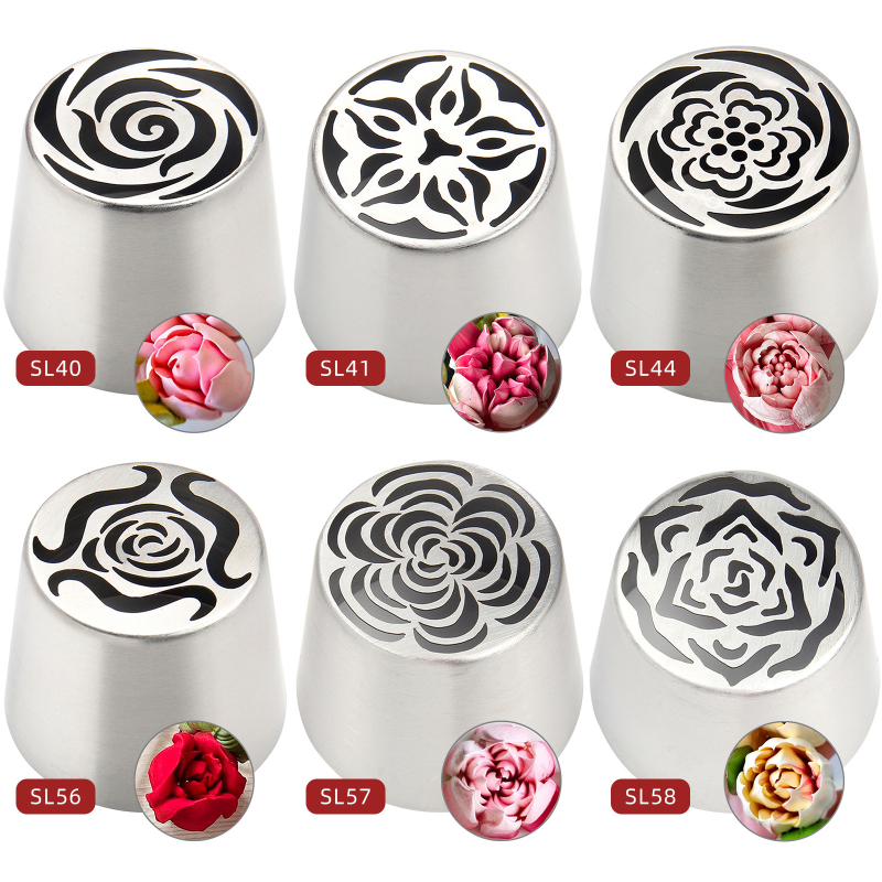 Didelis naujas rusiškas vamzdinis kostiumas su cukraus vata, gėlių kremo išspaudimo puokštė, didelė rožių saldainė