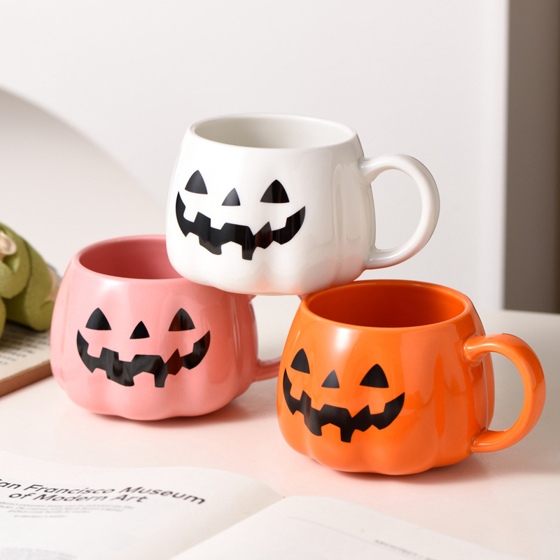 Vânzări directe din fabrică Cană creativă de dovleac Cană ceramică de desene animate rezistentă la temperaturi ridicate Cană de cafea Pictură în acuarelă cu ridicata