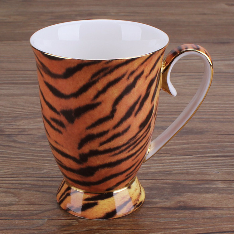 Leopardi kuldne luuportselanist veekruus, suur keraamiline kohvikruus, loominguline kruus, hulgimüük, prinditav logo