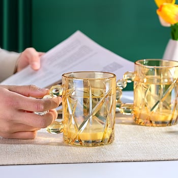 Γυάλινο κύπελλο με πολύχρωμη λαβή, παχύρρευστο και ανθεκτικό σε υψηλές θερμοκρασίες, οικιακό κύπελλο καφέ υψηλής ποιότητας, χαραγμένο εργοστάσιο χονδρικής πώλησης κύπελλο νερού