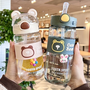 Uus koomiksiga veepudeli karukujuline tilgakindel põletusvastane imemistoruga tass algkooliõpilase veepudeli suvekruus