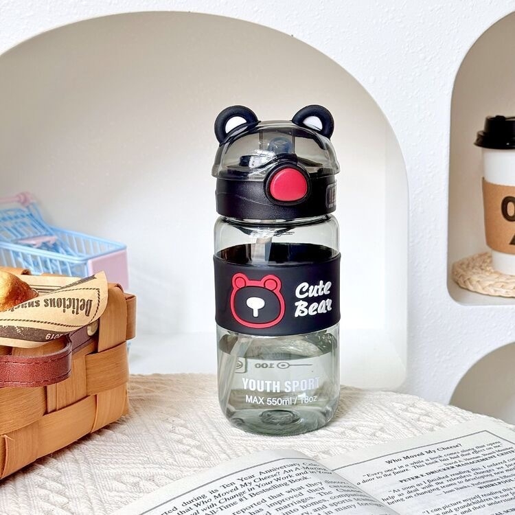 Uus koomiksiga veepudeli karukujuline tilgakindel põletusvastane imemistoruga tass algkooliõpilase veepudeli suvekruus