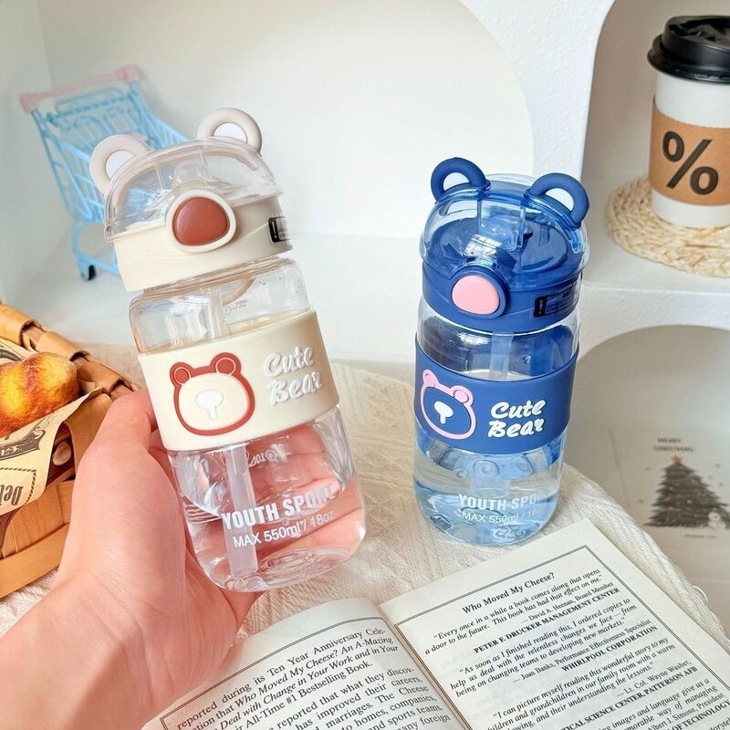 Uus koomiksiga veepudeli karukujuline tilgakindel põletusvastane imemistoruga tass algkooliõpilase veepudeli suvekruus