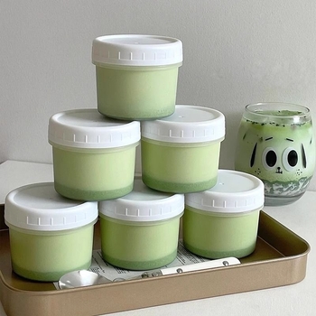 Pudingjogurtitops, käsitsi valmistatud kahekordse koorikuga piimakookosželee jäätisekoorik, ühekordselt kasutatav plastpudelipakendpurk