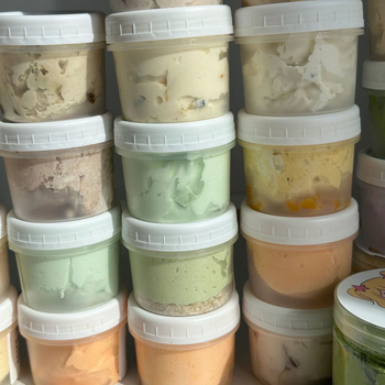 Pudingjogurtitops, käsitsi valmistatud kahekordse koorikuga piimakookosželee jäätisekoorik, ühekordselt kasutatav plastpudelipakendpurk