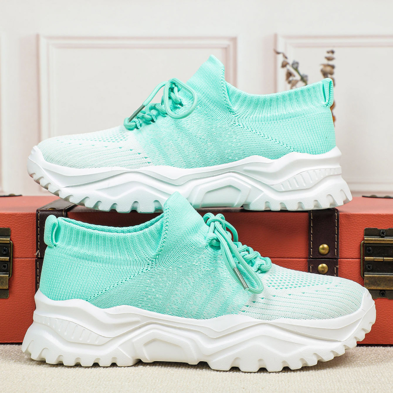 Határokon átnyúló exkluzív AliExpress Amazon plus size sport női cipők lélegző repülő szövésű zokni cipők bebújós lusta cipők