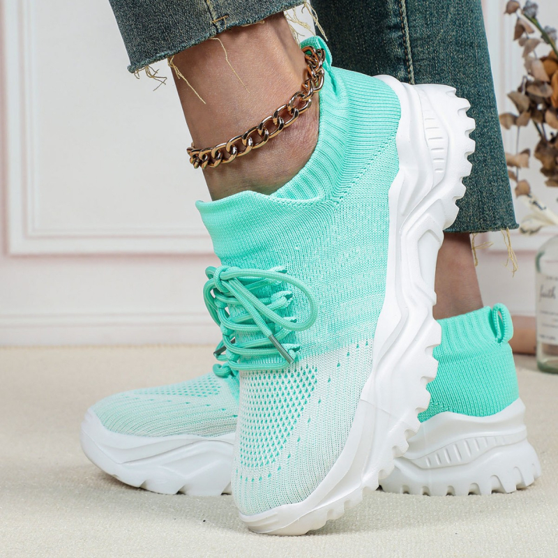 Határokon átnyúló exkluzív AliExpress Amazon plus size sport női cipők lélegző repülő szövésű zokni cipők bebújós lusta cipők