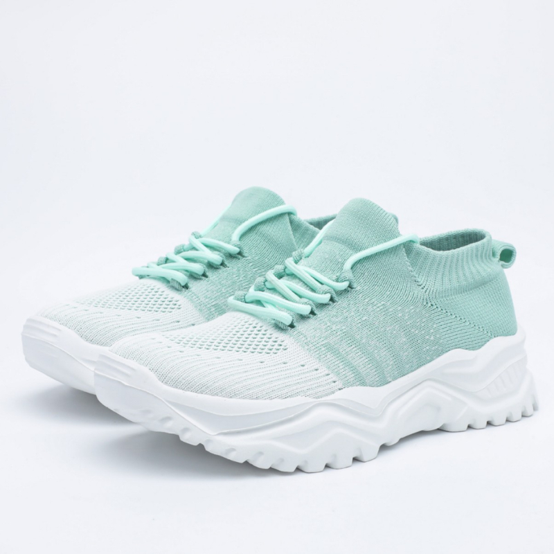 Határokon átnyúló exkluzív AliExpress Amazon plus size sport női cipők lélegző repülő szövésű zokni cipők bebújós lusta cipők