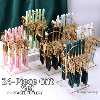 Prabangūs lengvi, prabangūs nerūdijančio plieno vakarietiški stalo įrankiai, 24 dalių, marmuro rašto, viešbučio restorano kepsnių peilių, šakučių ir šaukštų laikymo lentynų rinkinys