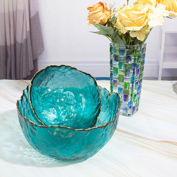 Haamriga töödeldud ebakorrapärane kuldse äärega klaasist salatikauss koduseks kasutamiseks, läbipaistev majapidamiskauss, luksusliku ilmega puuviljakauss