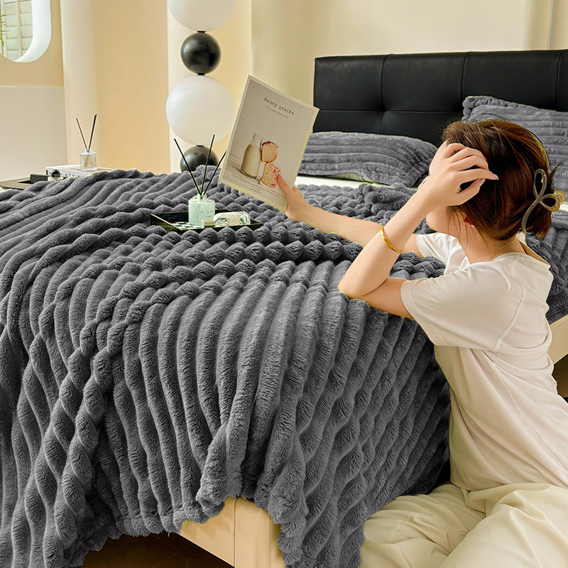 „Nordic Winter Rabbit“ pliušinis biuro storas antklodė su oro kondicionieriumi, snapo užklotas, sofos užvalkalas, dryžuotas antklodė su skersiniais kraštais