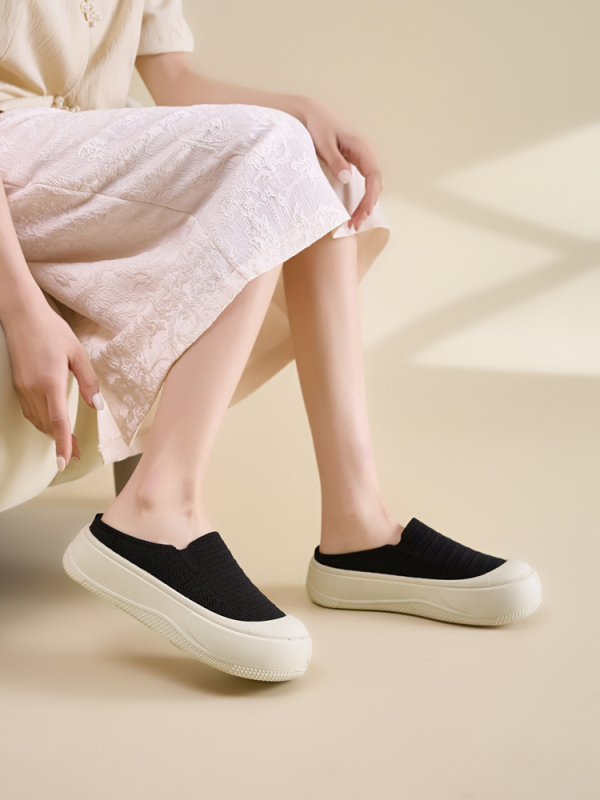 2025 Nyári Új Stílusú, Légykapott, Zárt Orrú, Félkosáros, Puha, Rugalmas, Vastag Talpú, Divatos, Magasságnövelő Papucsok, Divat, Lélegző, Hétköznapi, Nagykereskedelmi