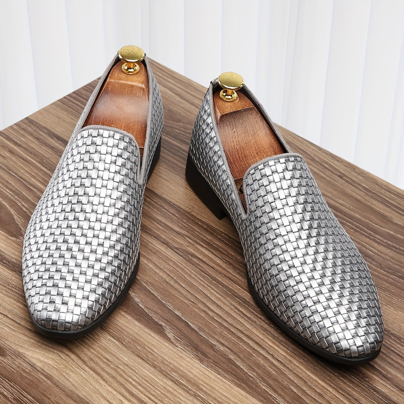 2025. aasta piiriülesed uued Euroopa ja Ameerika meeste mustad kuldsed libisemiskindlad mokassiinid piiriülese otsetarnega