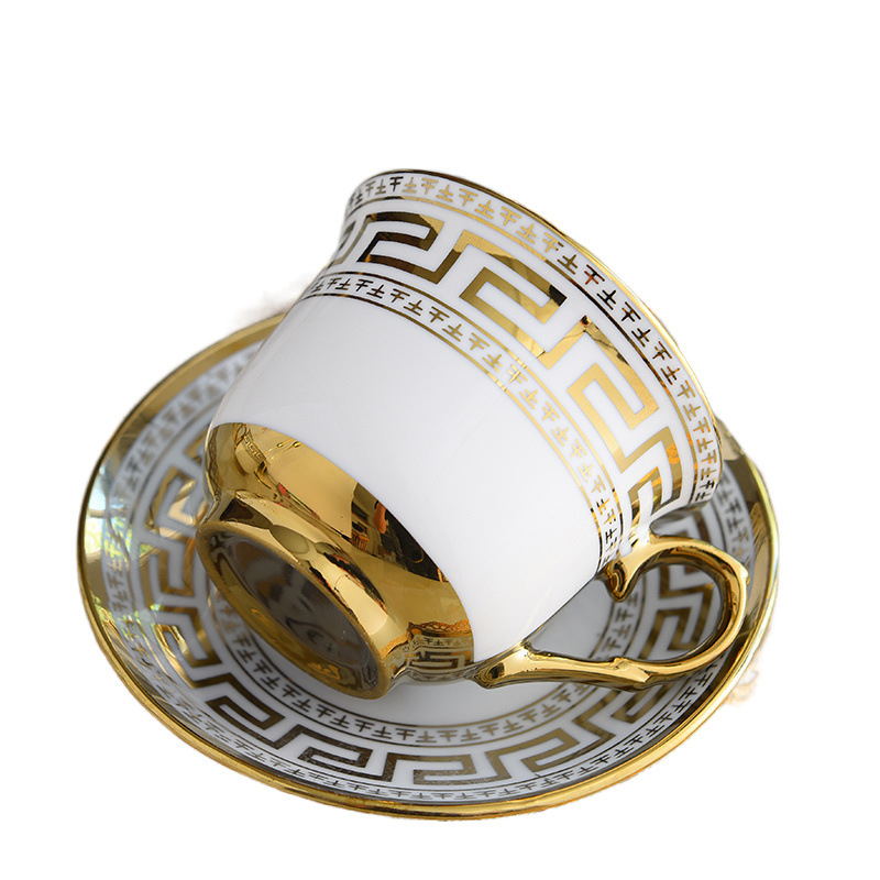 Висококачествена европейска чаша за кафе, следобеден чай със златни рамки, чаша и чинийка за домашен керамичен комплект за чай, британски орнаменти за хол